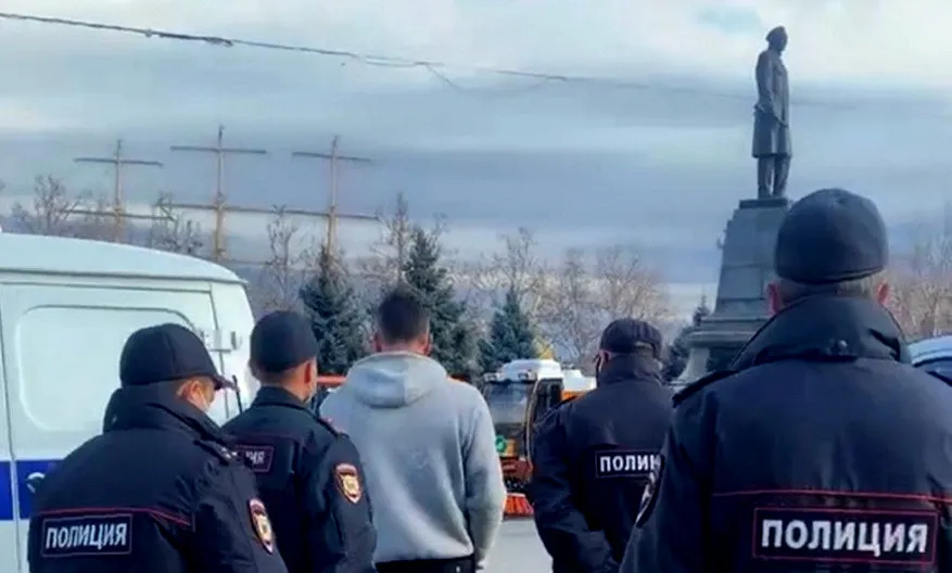  Проводивший несанкционированное мероприятие в Севастополе отправлен под арест 