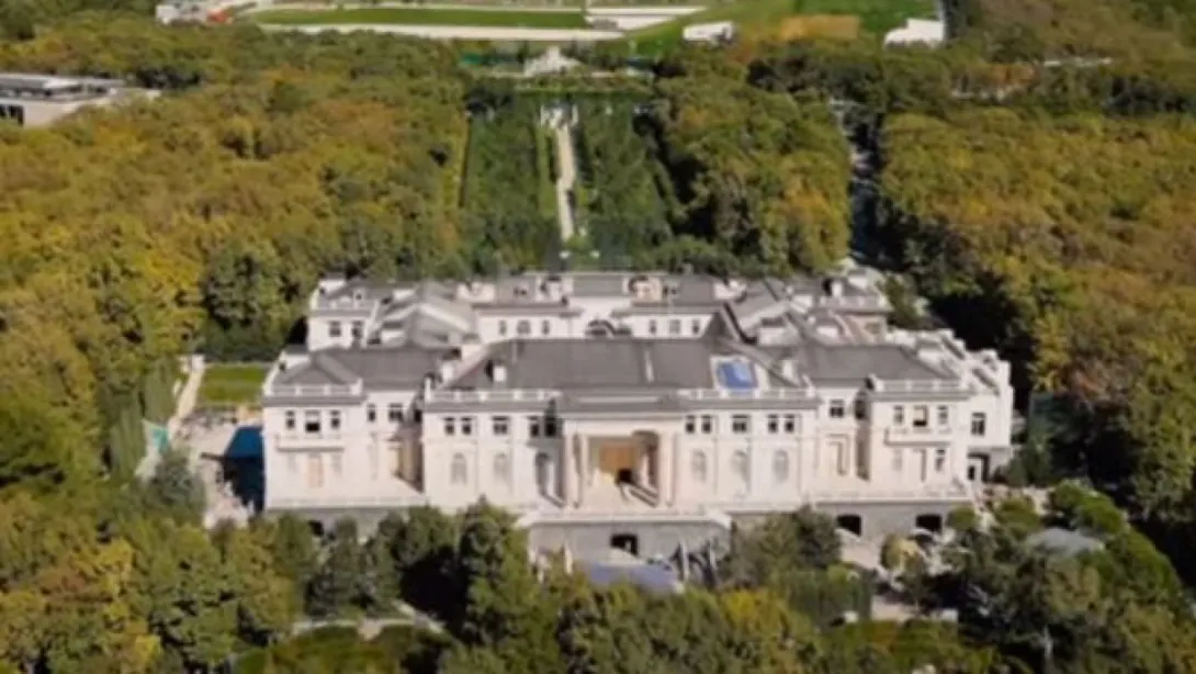 Фильм о дворце Путина был снят на киностудии в ФРГ