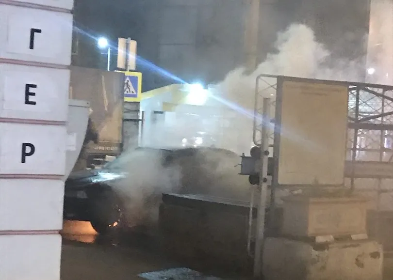 Ночью в Севастополе дотла сгорела BMW