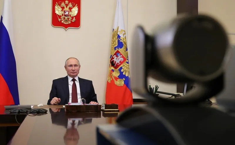 «Где деньги, Зин?»: Путин удивился низким зарплатам 