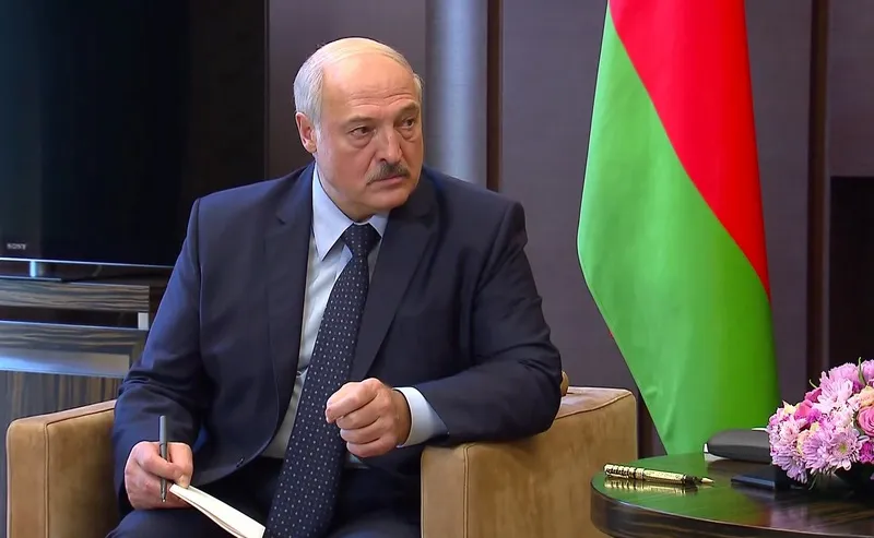Лукашенко объявил два условия своего ухода из власти