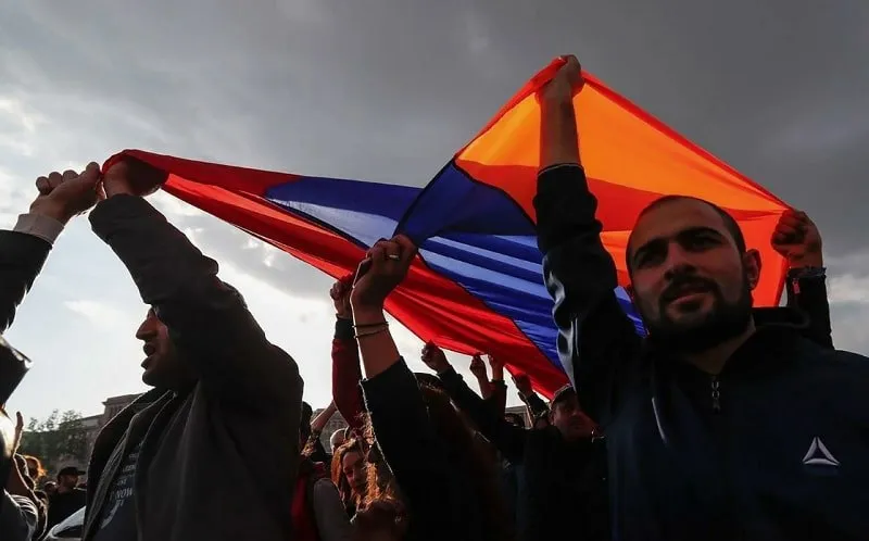 Армения: те же на манеже     