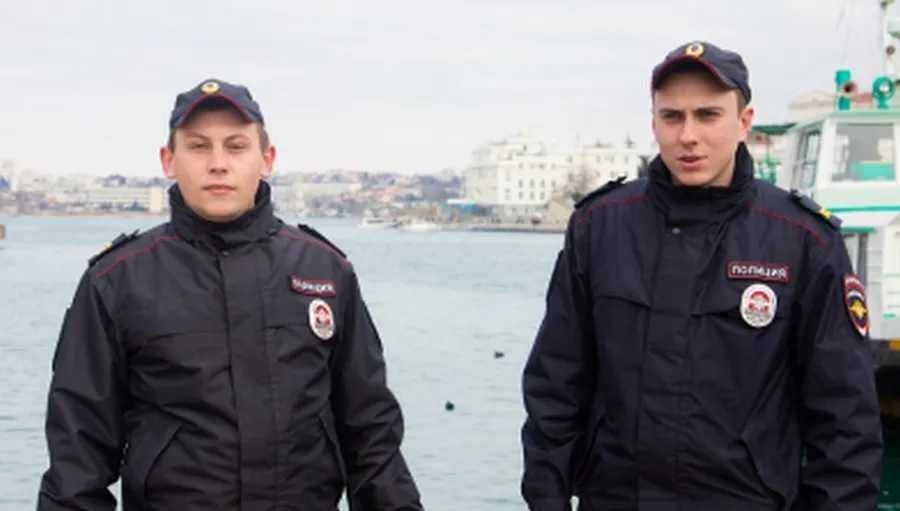 Севастопольские полицейские спасли тонувшего в Артбухте белоруса