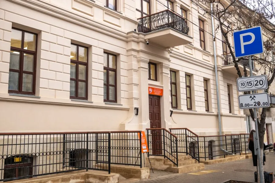 Севастопольской поликлинике дали имя доктора Устинова