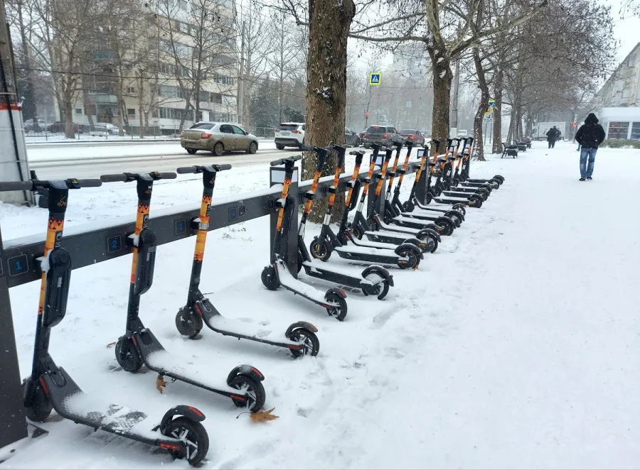 В Севастополе разберутся с неразберихой в работе самокатов