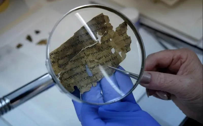 В Израиле найдены библейские свитки, скелет и очень древняя корзина
