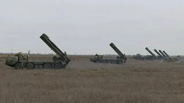 Украинские военные провели учения у границы с Крымом