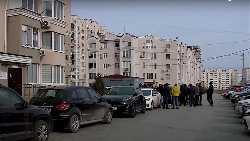 Севастопольцы отодвинули трассу от своих балконов 