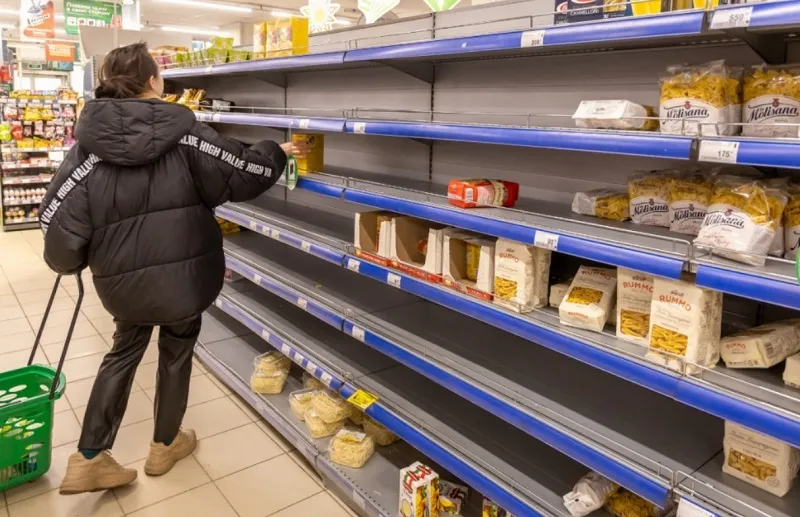 В российские магазины перестали поставлять сахар