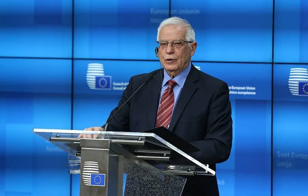 Боррель заявил, что главы МИД стран ЕС обсудят "военную активность России вокруг Украины" 