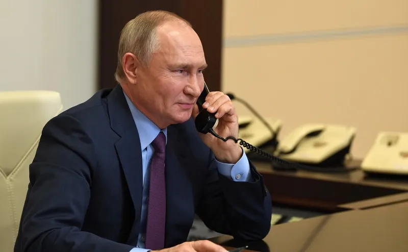 Байден предложил Путину встречу в «третьей стране»