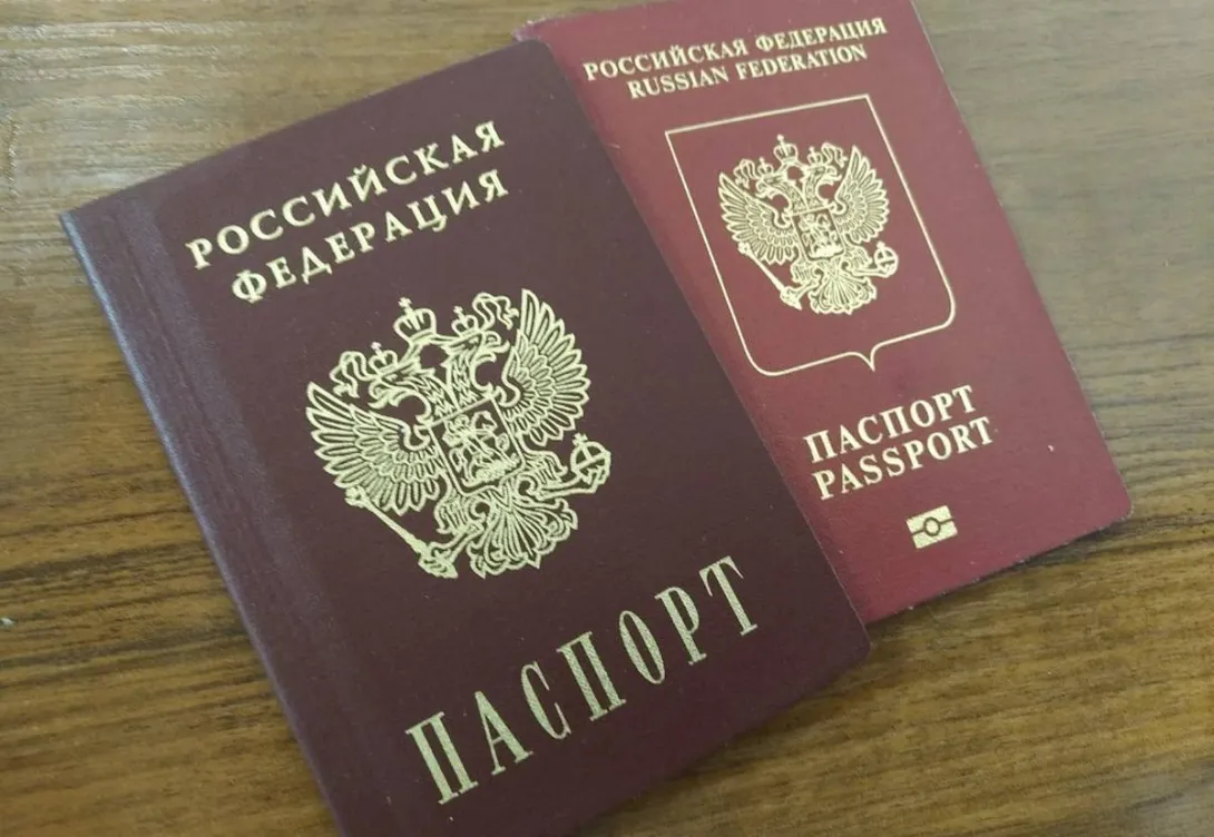 Севастопольским чиновникам пока разрешат оставаться «украинцами»