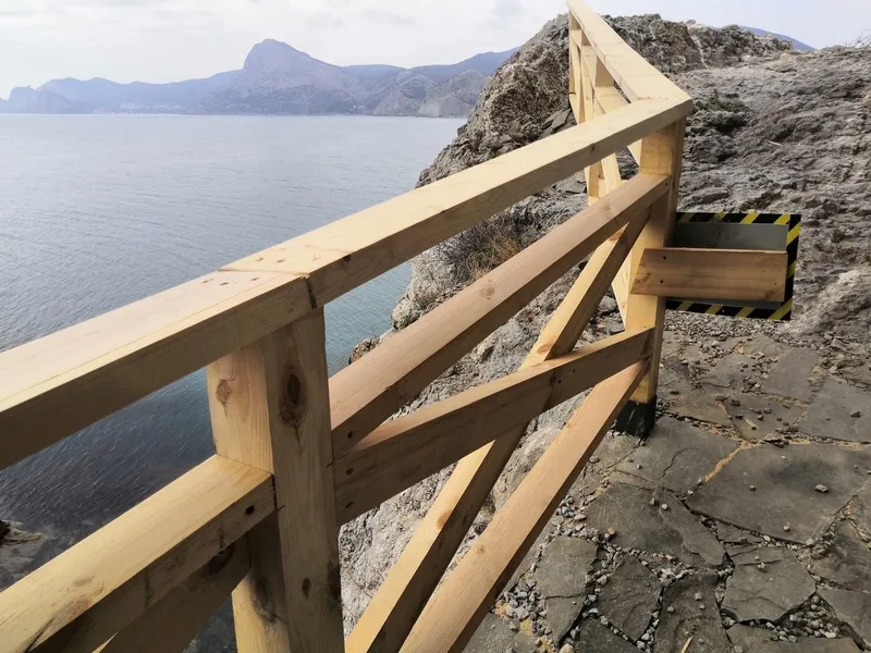 В Крыму отремонтировали Чертов мостик над пропастью