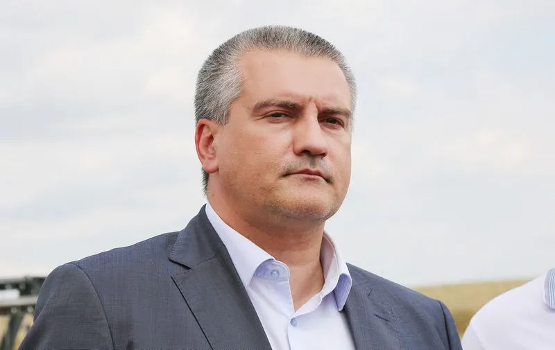Стали известны доходы семьи главы Крыма
