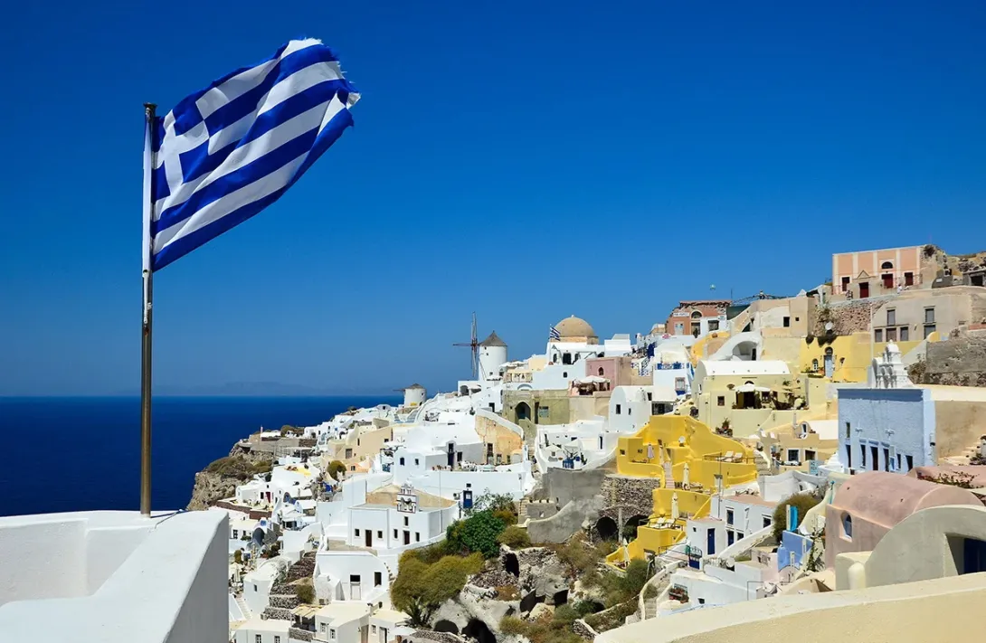 Греция с 14 мая отменила ограничения на въезд для россиян