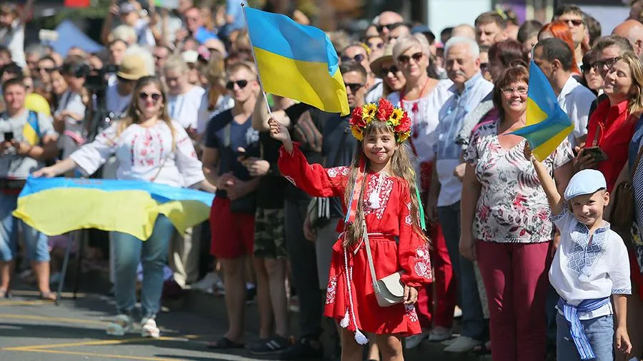 Зеленский не включил русских в перечень закона о коренных народах Украины