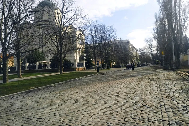 В Севастополе возобновили ремонт одной из центральных улиц 