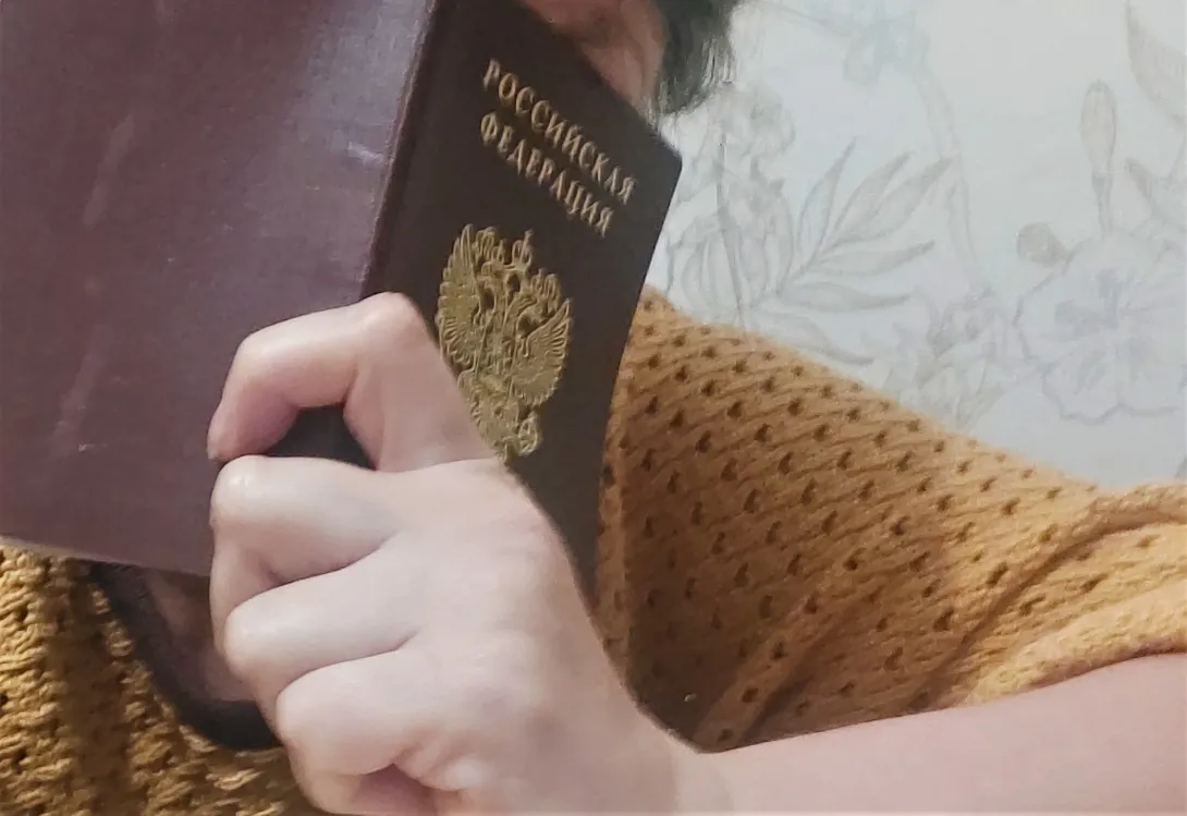 Жительница Севастополя получила действительный, но недействующий паспорт 
