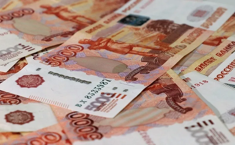 Глава Минфина заявил об угрозе обесценивания рубля и зарплат