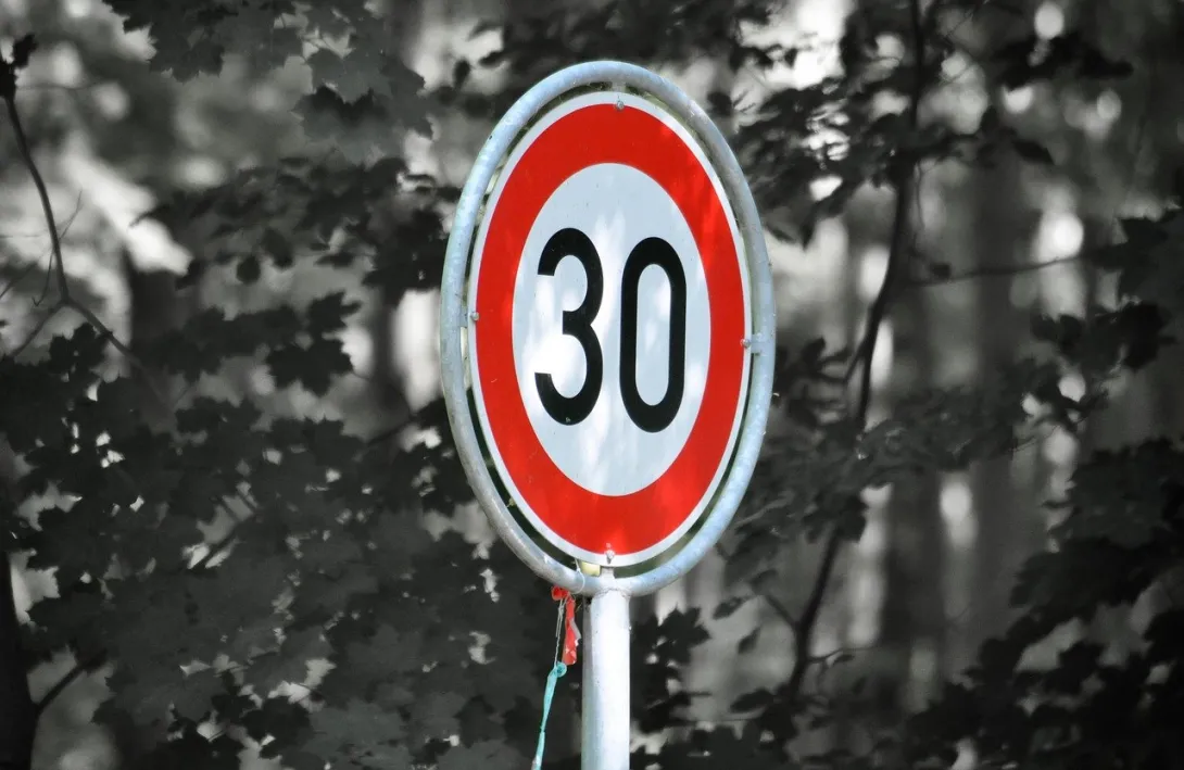 В Севастополе оценили возможность снижения до 30 км/ч скорости на дорогах