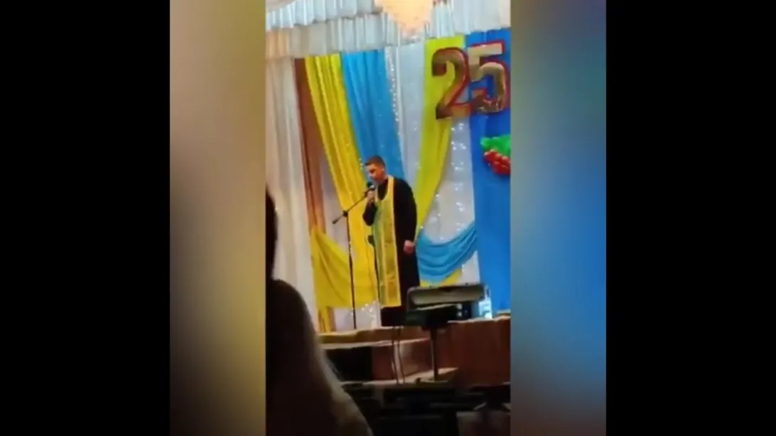 Украинский священник публично пожелал России «говна»