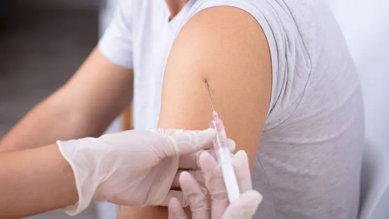 Россиян призвали отказаться от теста на антитела перед вакцинацией