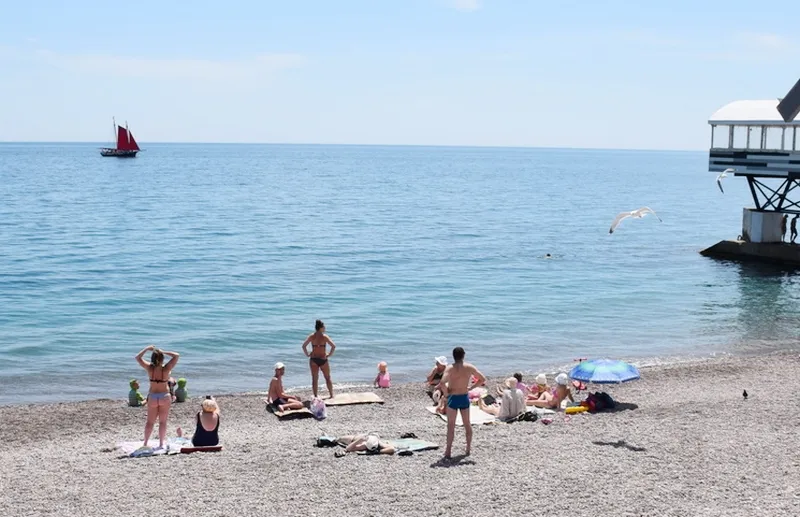 Обнародованы пригодные для купания пляжи Южного берега Крыма