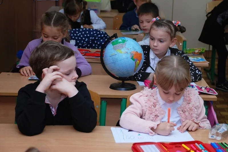 Назван срок выплаты 10 тыс. рублей от Путина семьям с детьми