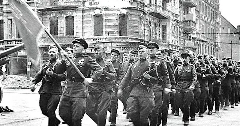«Пропаганда должна быть боевитой»: как Россия защищает подвиг СССР во Второй мировой войне 