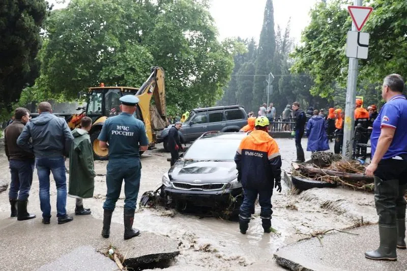 Пережившие наводнение в Крыму автомобили могут «затопить» рынок