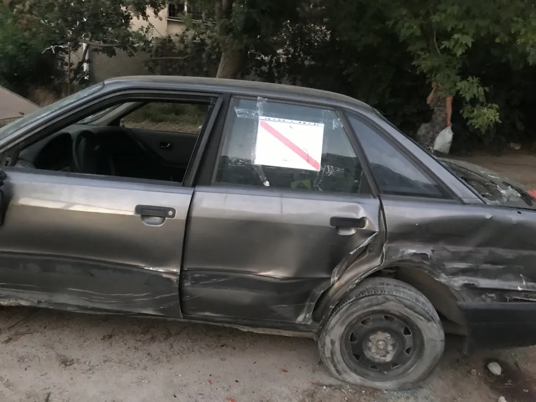 Брошенные машины в Севастополе исчезают между ведомствами