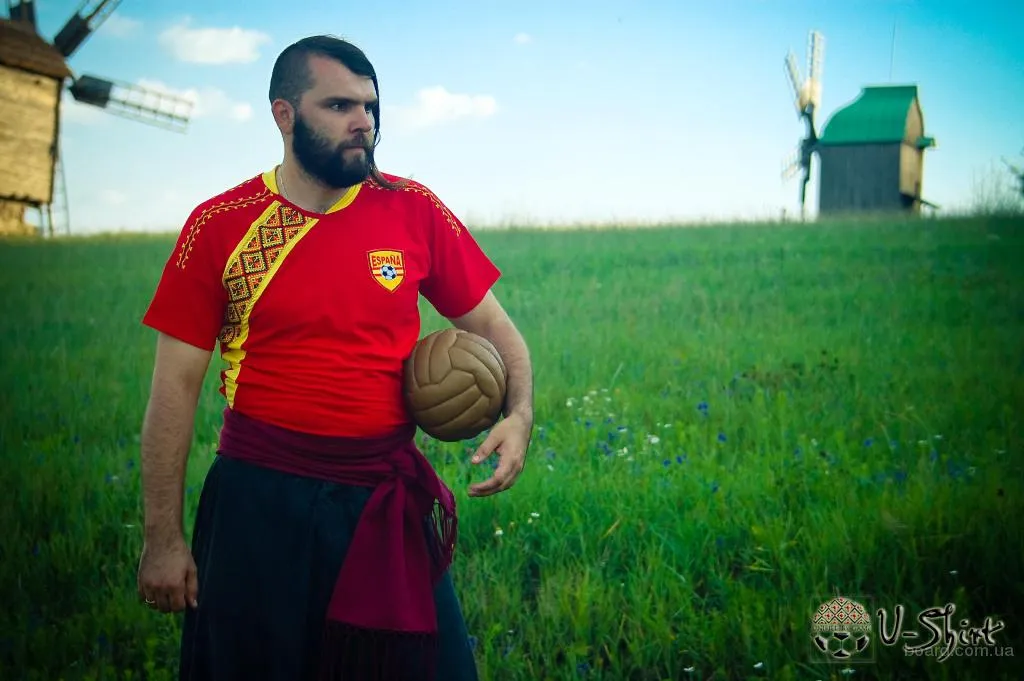 Украинские футбольные клубы нанесут на форму лозунг «Героям Слава!»