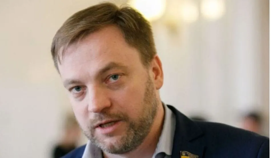 Монастырский "исчезнет" на месяц и должен разделить МВД – Арахамия