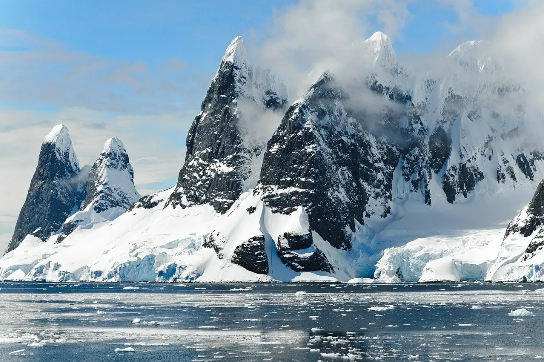 Под льдами Антарктиды обнаружили таинственную систему, «соединённую со всей Землёй» 