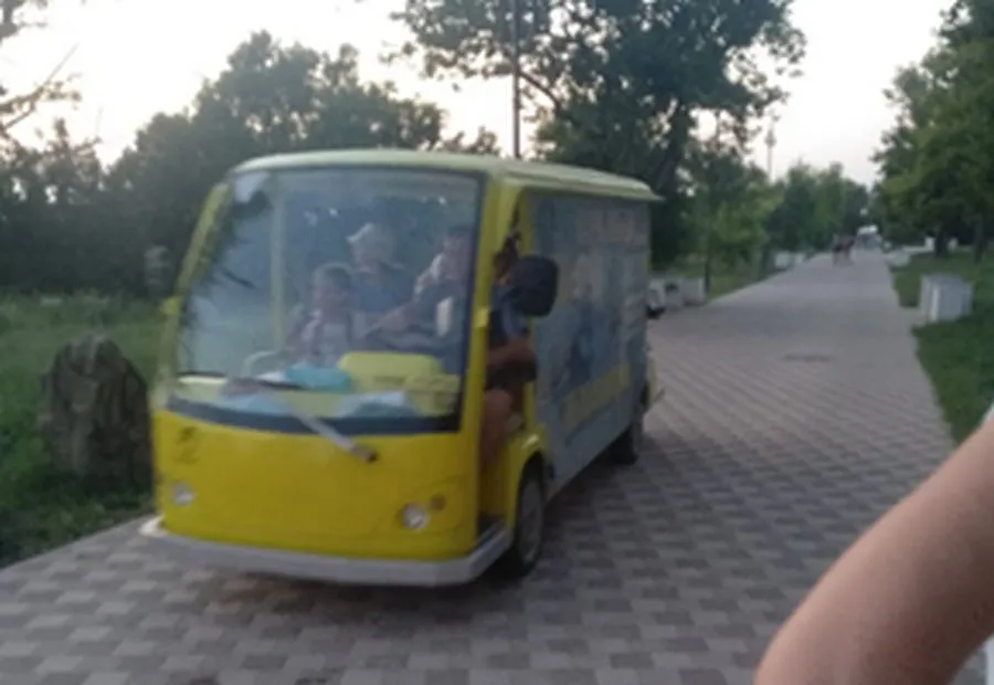 Электробусы в парке Победы угрожают здоровью севастопольцев