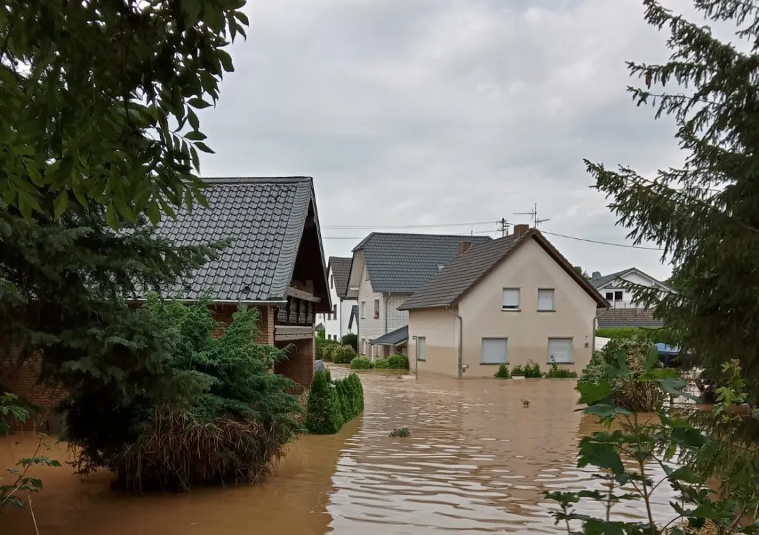 «Власти спихивают вину»: в Германии испугались нового наводнения и рассказали, что происходит сейчас