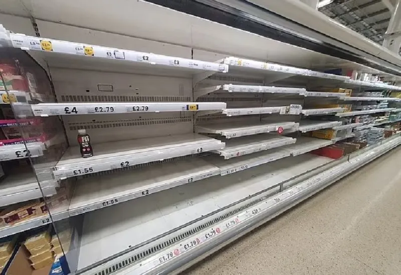 Британцы бьют тревогу из-за дефицита еды в магазинах