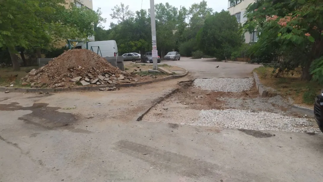 Жители Севастополя предотвратили растрату денег на ремонт своего двора