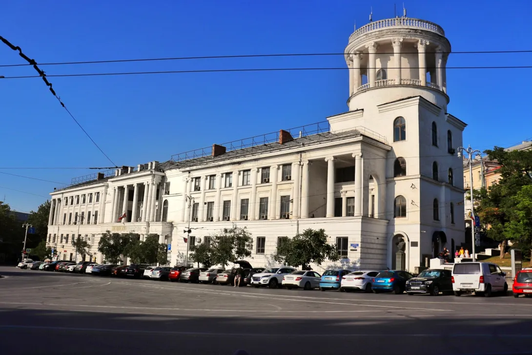 Бывшее ЦКБ «Черноморец» в центре Севастополя станет гостиницей 