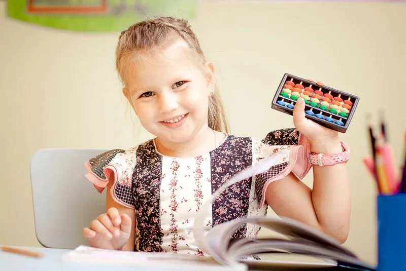 Мастер-классы для детей и розыгрыш смартфона. Чем порадовать ребенка в сентябре?