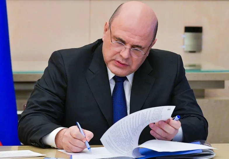Мишустин ввёл санкции против главы МИД Украины и секретаря СНБО