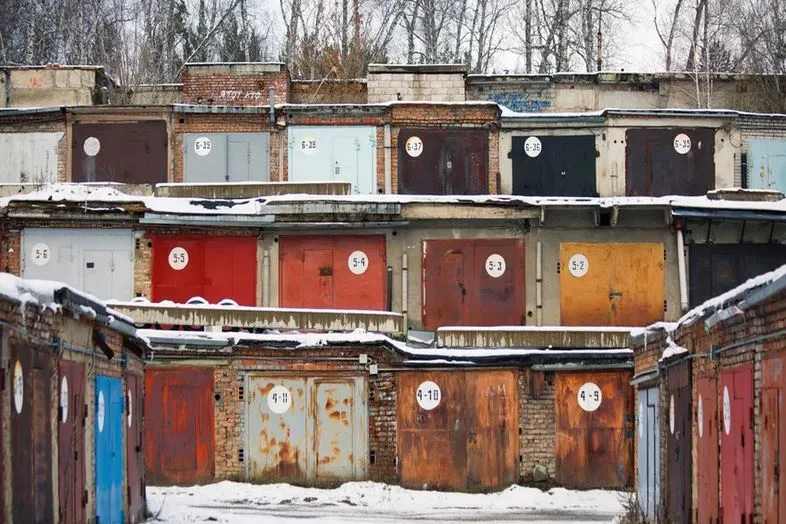 "Гаражная амнистия" и 100 тысяч за прививку: что ждет россиян в сентябре 