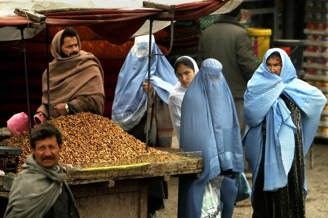 Талибы* ввели новые ограничения для женщин и устроили охоту на проституток