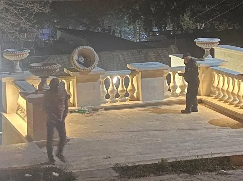 На День города в Керчи неизвестные устроили разгром на Малой Митридатской лестнице