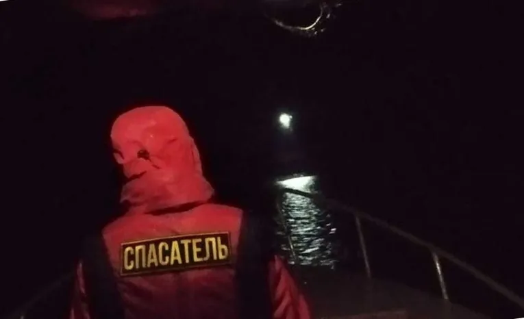 Ночью с дикого пляжа в Севастополе срочно эвакуировали женщину 