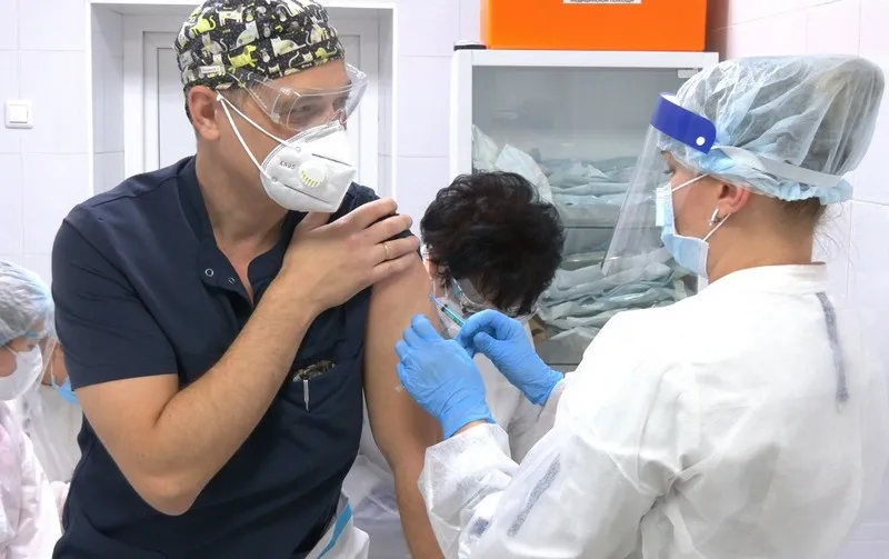 Куда крымчане обращаются за вакциной Pfizer от коронавируса