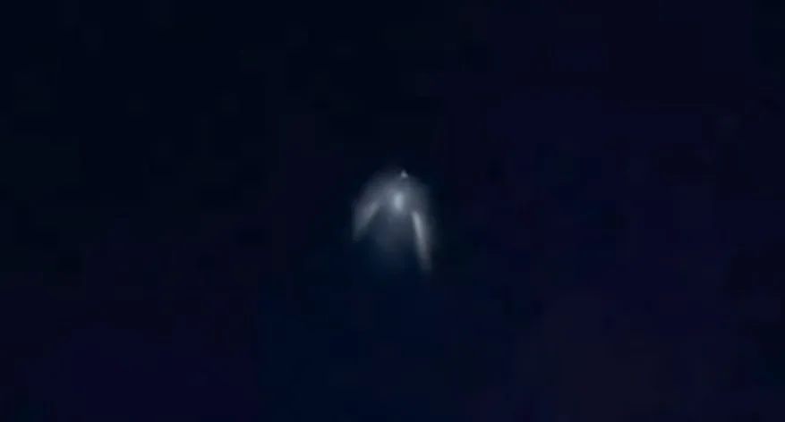 В небе заметили НЛО, которое было не тем, чем казалось. Видео