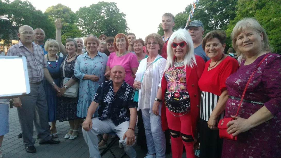 Танцующих пенсионеров Севастополя гонят с Приморского бульвара