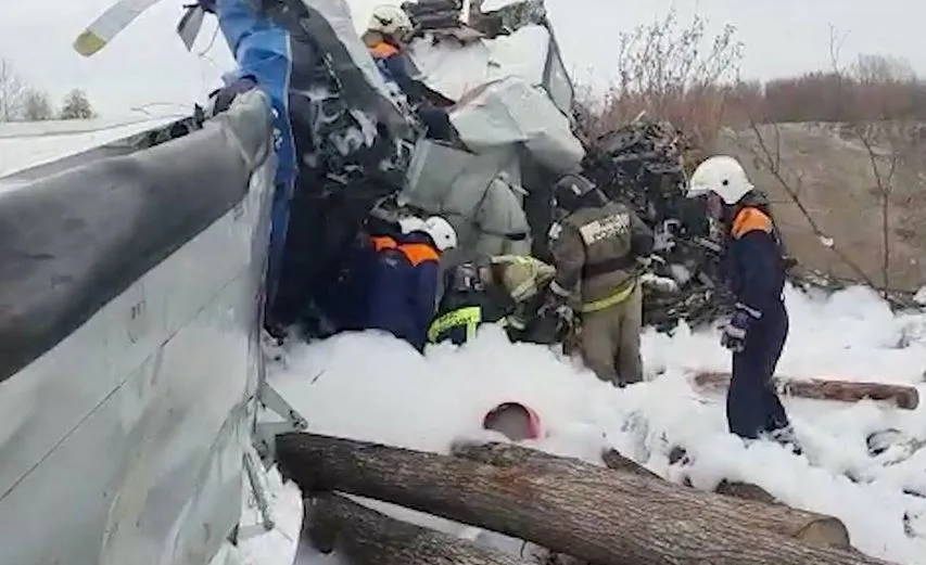 В Минздраве уточнили, что 16 человек погибли при крушении самолета в Татарстане 