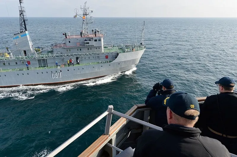 Украинское судно наткнулось на неизвестный объект в Черном море